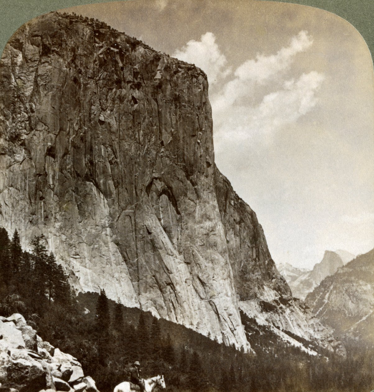 El Capitan and Half Dome ، وادي يوسمايت ، كاليفورنيا ، الولايات المتحدة الأمريكية ، 1902 بواسطة أندروود أند أندروود