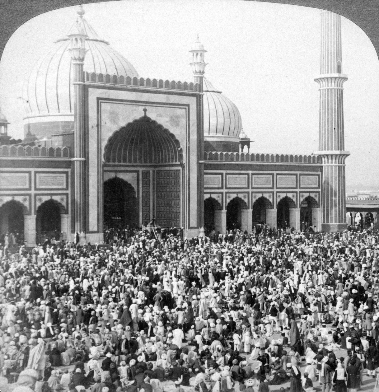 يوم سريع داخل مسجد جمعة ، دلهي ، الهند ، 1903. بواسطة أندروود أند أندروود