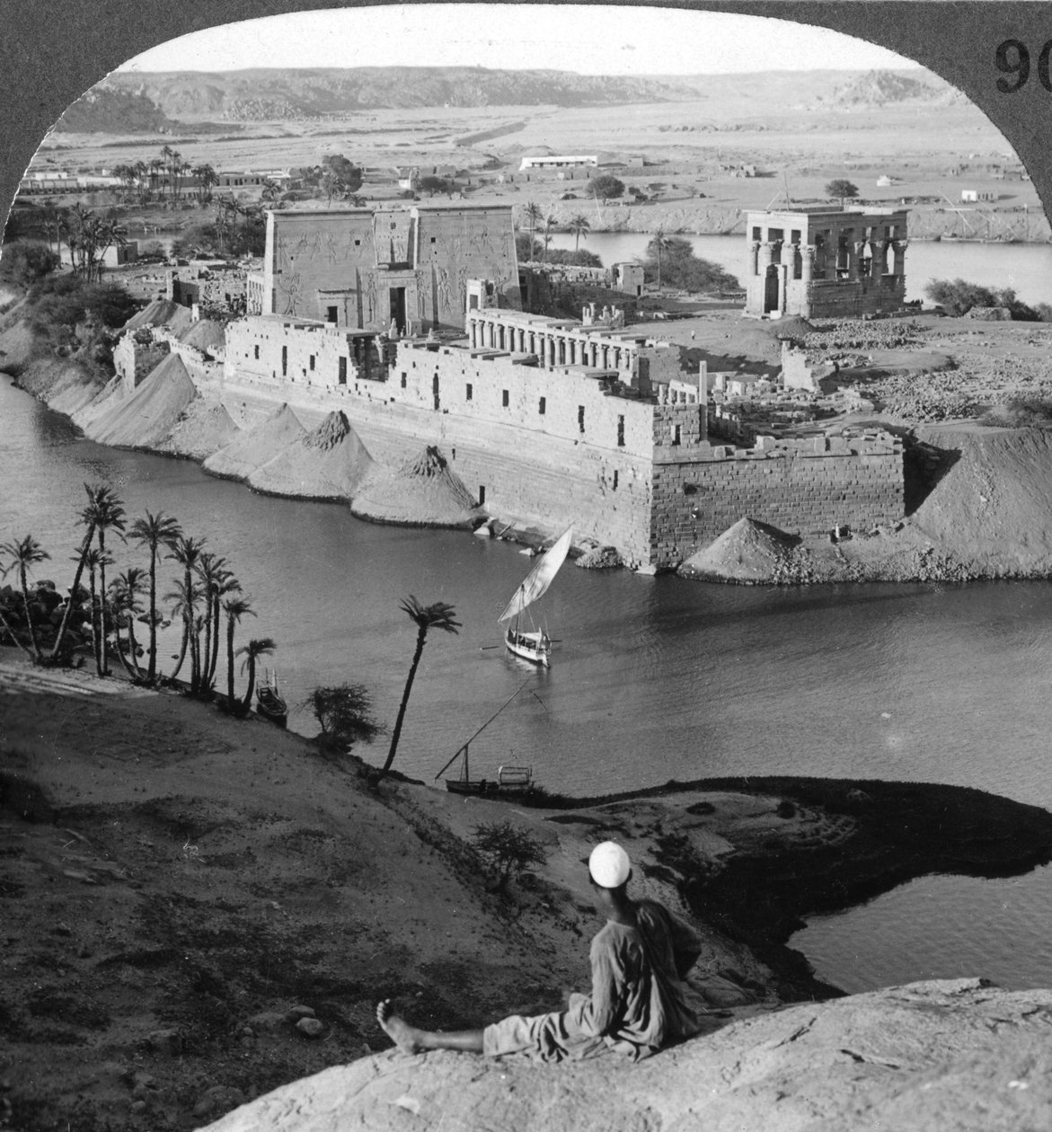 تطل على جزيرة فيلة ومعابدها ، مصر ، 1905. بواسطة أندروود أند أندروود