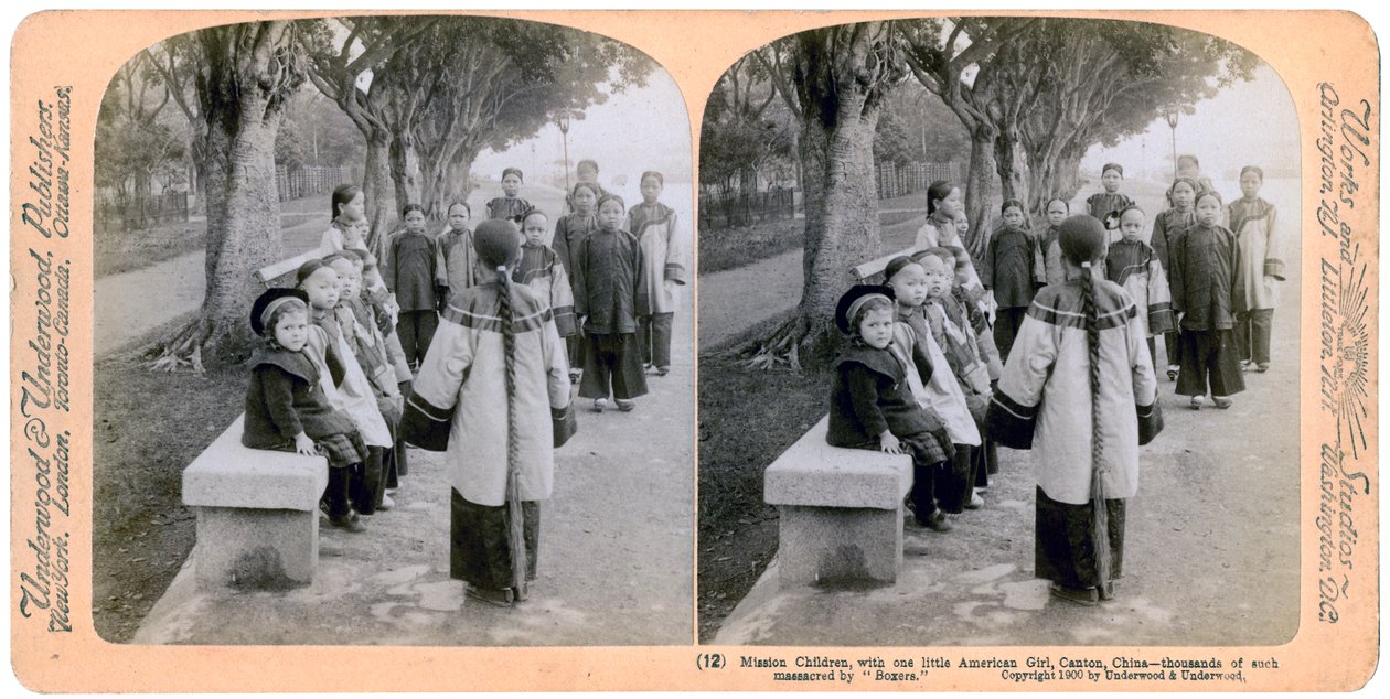 أطفال البعثة ، مع فتاة أمريكية صغيرة ، كانتون ، الصين ، 1900 بواسطة أندروود أند أندروود