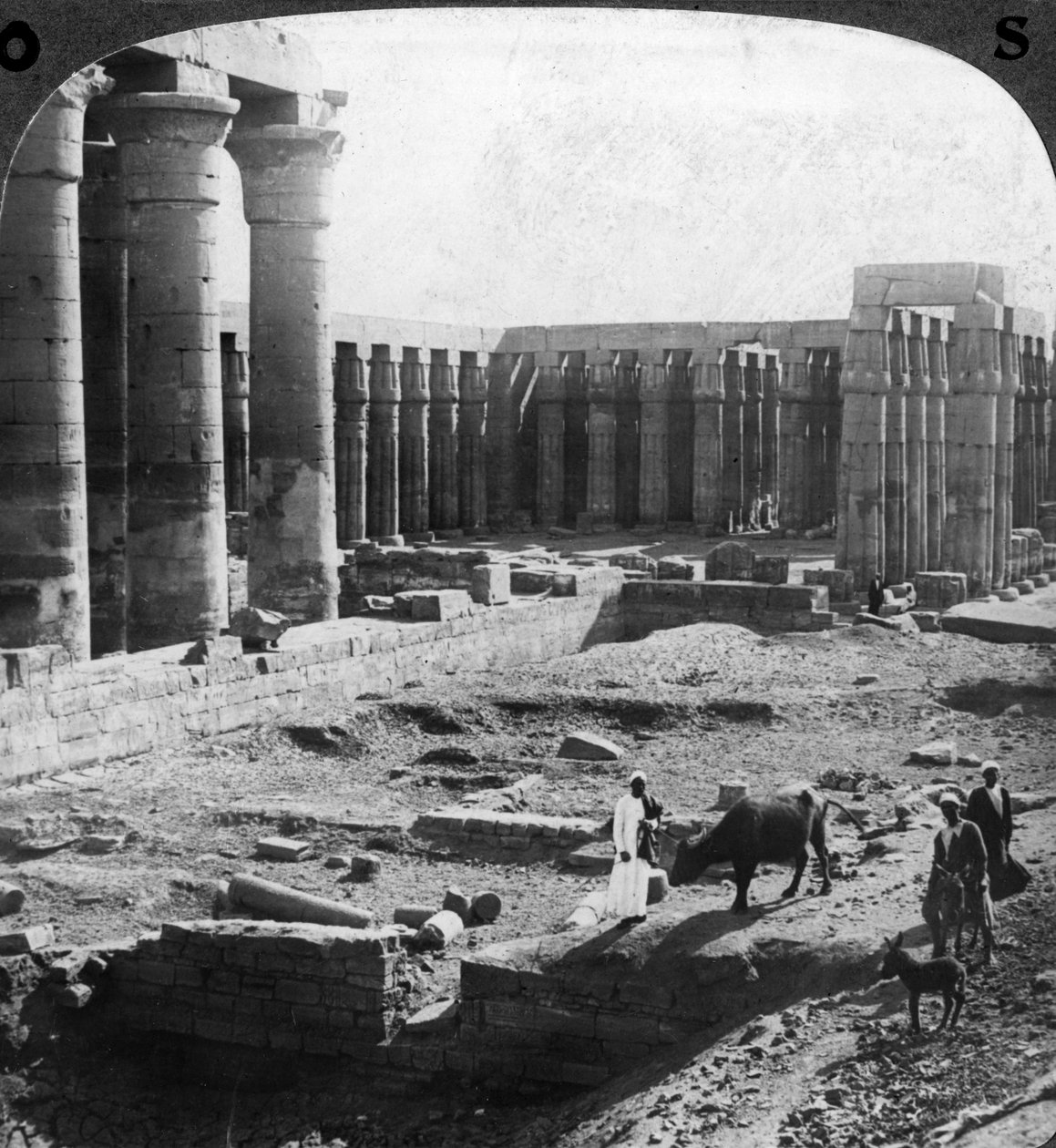 معبد الأقصر ، طيبة ، مصر ، ج 1900. بواسطة أندروود أند أندروود
