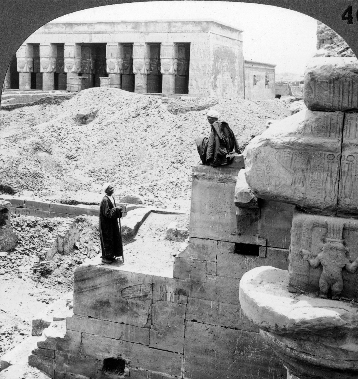 معبد حتحور الجميل في دندرة ، مصر ، 1905. بواسطة أندروود أند أندروود