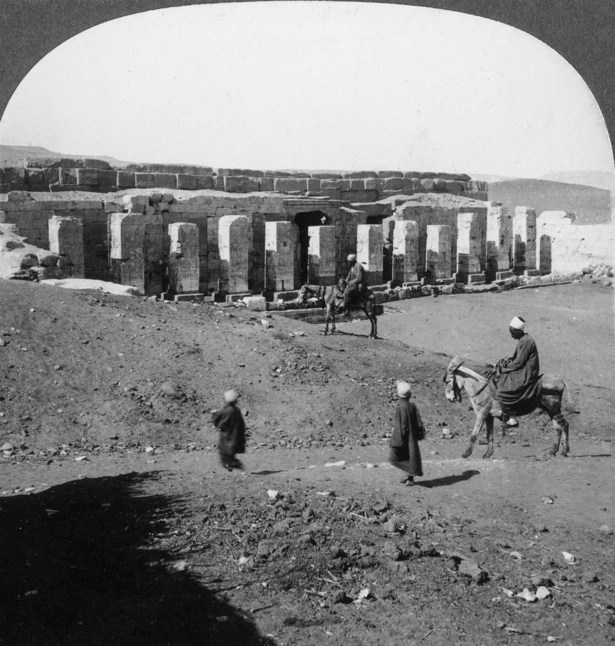 معبد سيثوس الأول ، أبيدوس ، مصر 1905. بواسطة أندروود أند أندروود