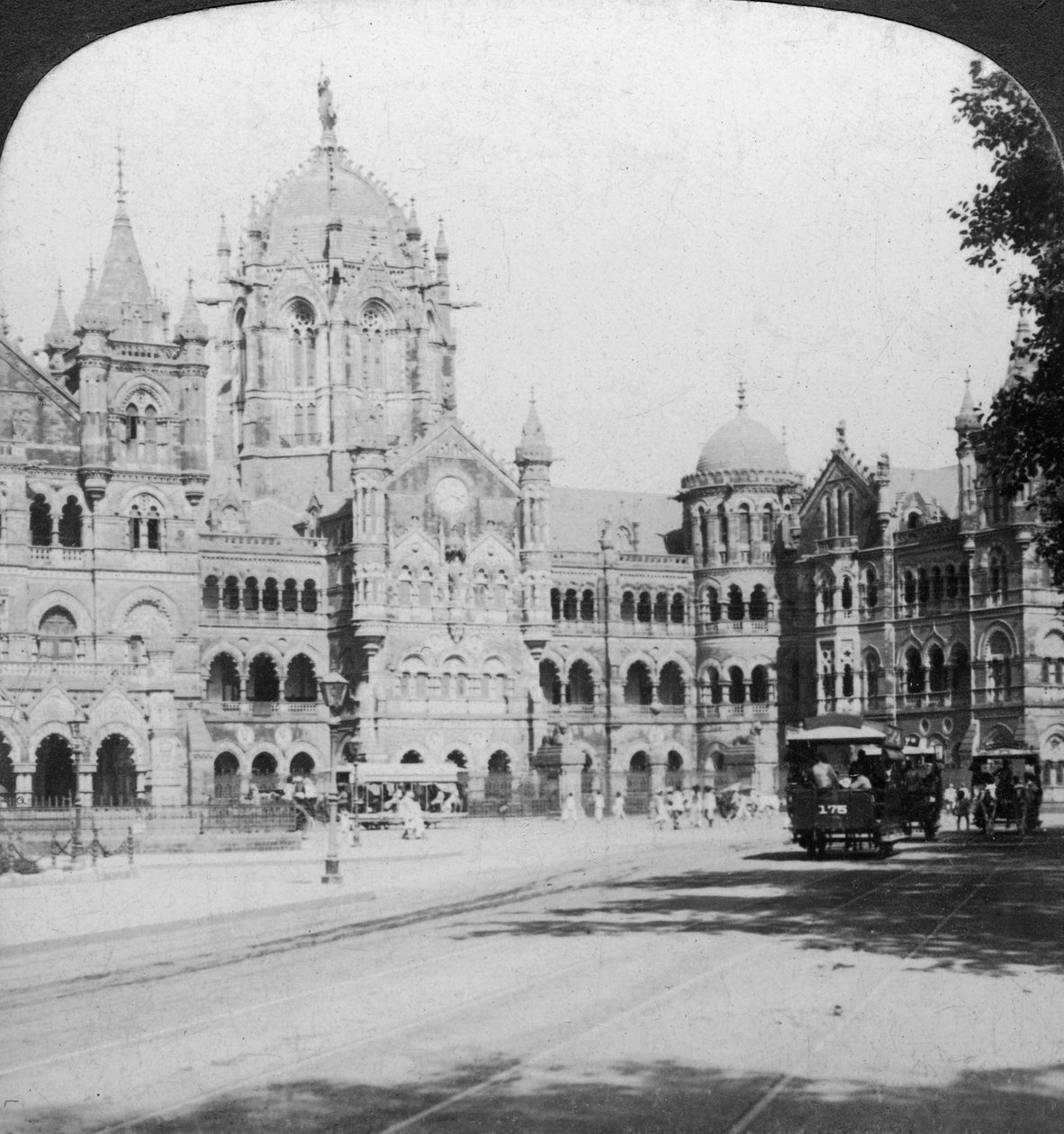 محطة سكة حديد فيكتوريا تيرمينوس ، بومباي ، الهند ، 1903. بواسطة أندروود أند أندروود