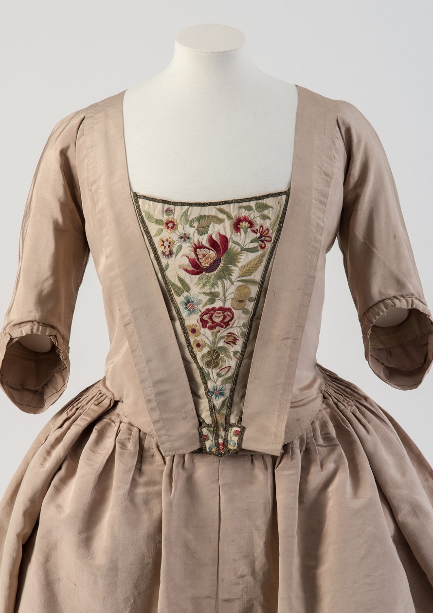 بطن خيط أحمر و أزرق مطرزة ، 1740s (حرير) بواسطة غير معروف غير معروف