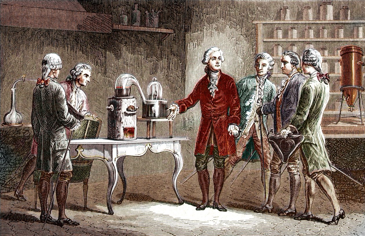 قام أنطوان لوران لافوازييه (1743-1894) بتنفيذ la decomposition de l'air en 1776 - أنطوان لوران لافوازييه الكيميائي الإنجليزي ، حيث أظهر زملائه العلماء تجربته التي كشفت عن تكوين الهواء في 1776 - نقش من لويس فيجيه بواسطة فنان غير معروف