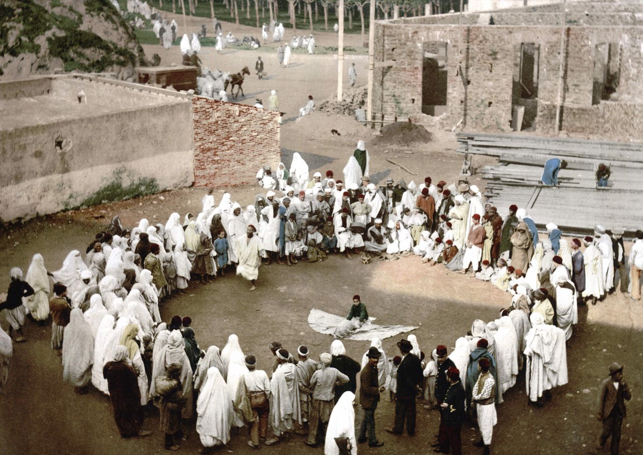 المشعوذون العرب في الجزائر العاصمة. الفوتوكروم v. 1895. بواسطة فنان غير معروف