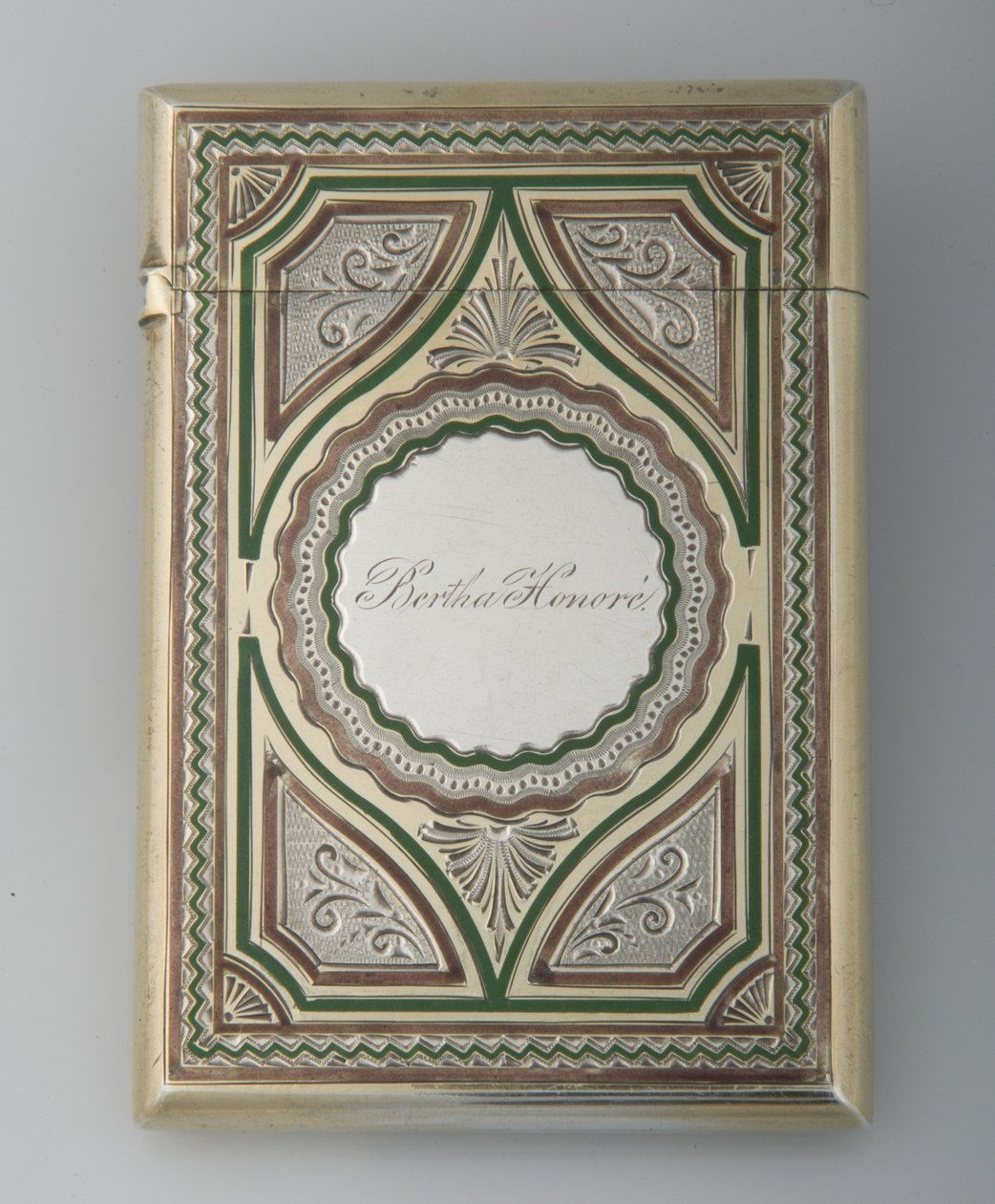حافظة بطاقات بيرثا بالمر ، حوالي 1865 ، فضة إسترليني ، مينا ، صانع غير معروف بواسطة فنان غير معروف