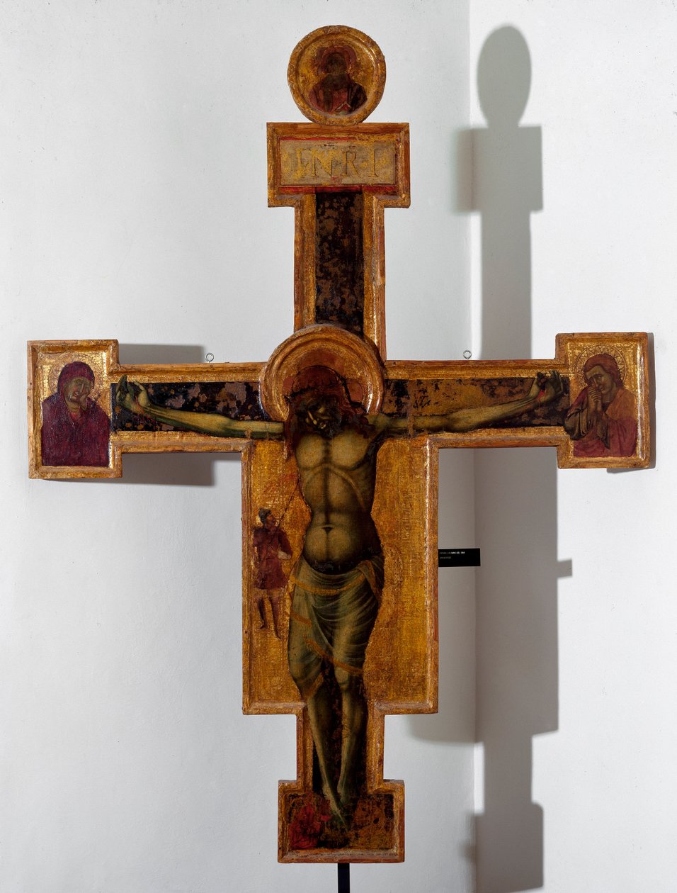 صلب "" INRI "" على الصليب. الرسم على الخشب المجهول. القرن الخامس عشر سافونا ، بيناكوتيكا سيفيكا بواسطة فنان غير معروف