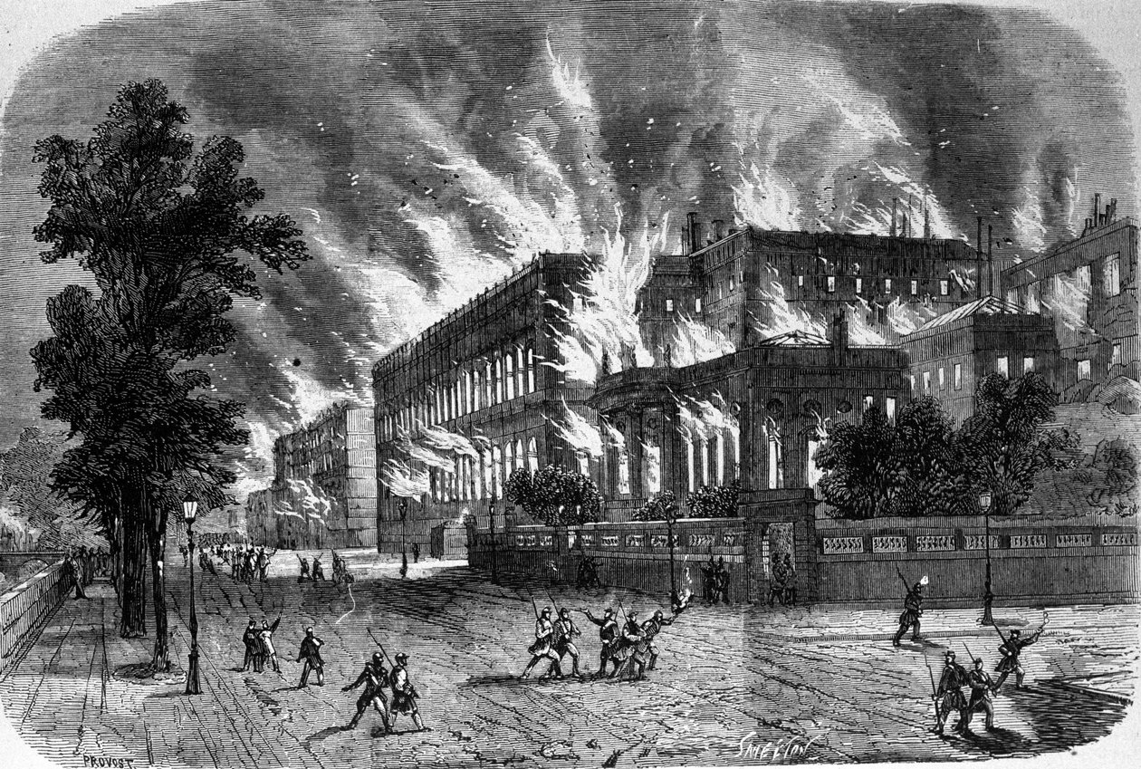 حريق ديوان المحاسبة وجوقة الشرف في 23 مارس 1871 أثناء كومونة باريس. نقش القرن التاسع عشر. بواسطة فنان غير معروف