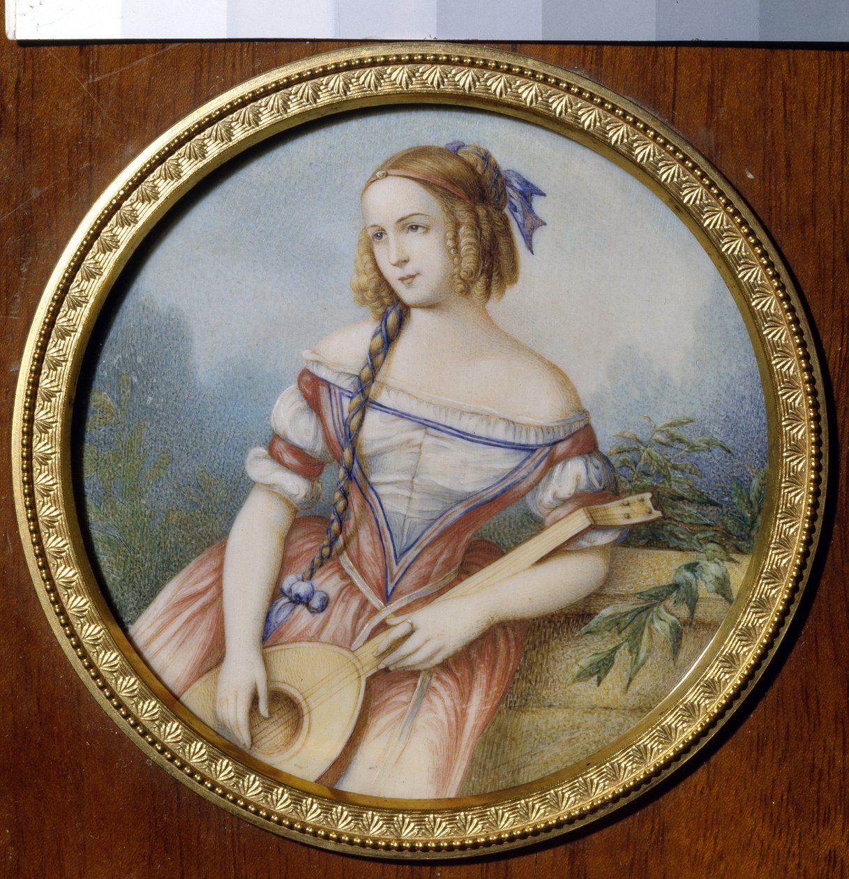 الممثلة الروسية فارفارا أسينكوفا (1817-1841) ، في دور إزميرالدا مأخوذة من "نوتردام دي باريس" للمخرج فيكتور هوغو (1802-1885). (الممثلة الروسية فارفارا أسينكوفا بدور إزميرالدا). عمل مجهول ، ألوان مائية على ورق بواسطة فنان غير معروف