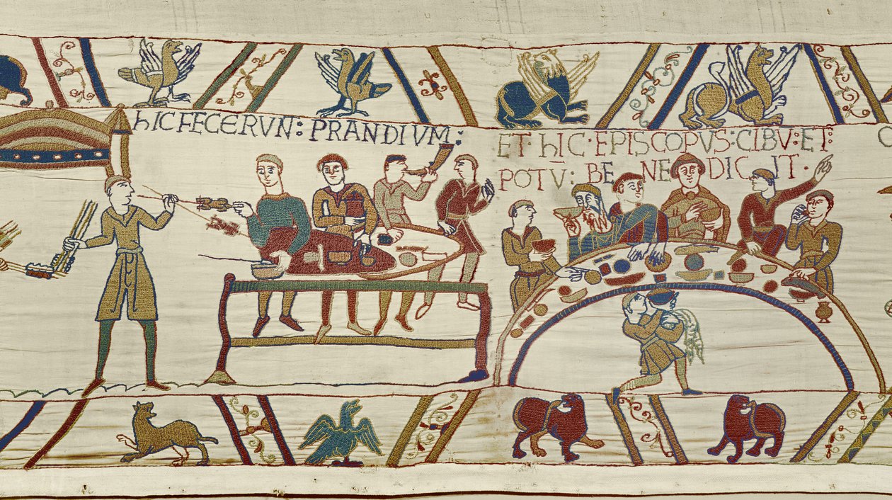 الخدم النورمانديون يحضرون مأدبة وليام والمطران أودو يبارك الوجبة ، Bayeux Tapestry (تطريز الصوف على الكتان) بواسطة فنان غير معروف
