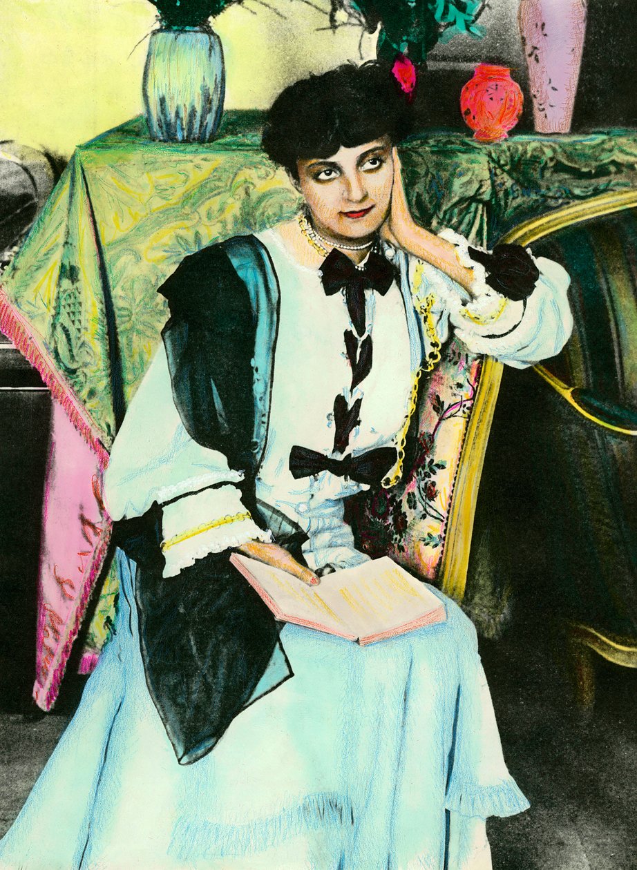 صورة لآنا ماتيو دي نويليس (آنا دي نويليز) (1876-1933) امرأة حرف. بواسطة فنان غير معروف