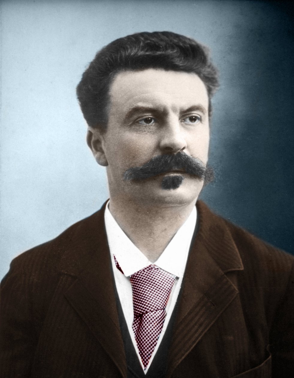 صورة للكاتب الفرنسي جاي دي موباسان (1850-1893) بواسطة فنان غير معروف
