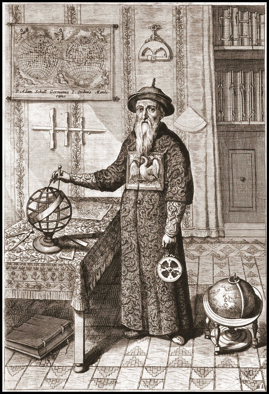 آدم شال ، عالم فلك (1592-1666) يرتدي زي الماندرين ، مع كرات أرضية وسماوية وأسطرلاب - في "الصين" لأثاناسي كيرشر (أو أثناسيوس كيرشيري) بواسطة فنان غير معروف