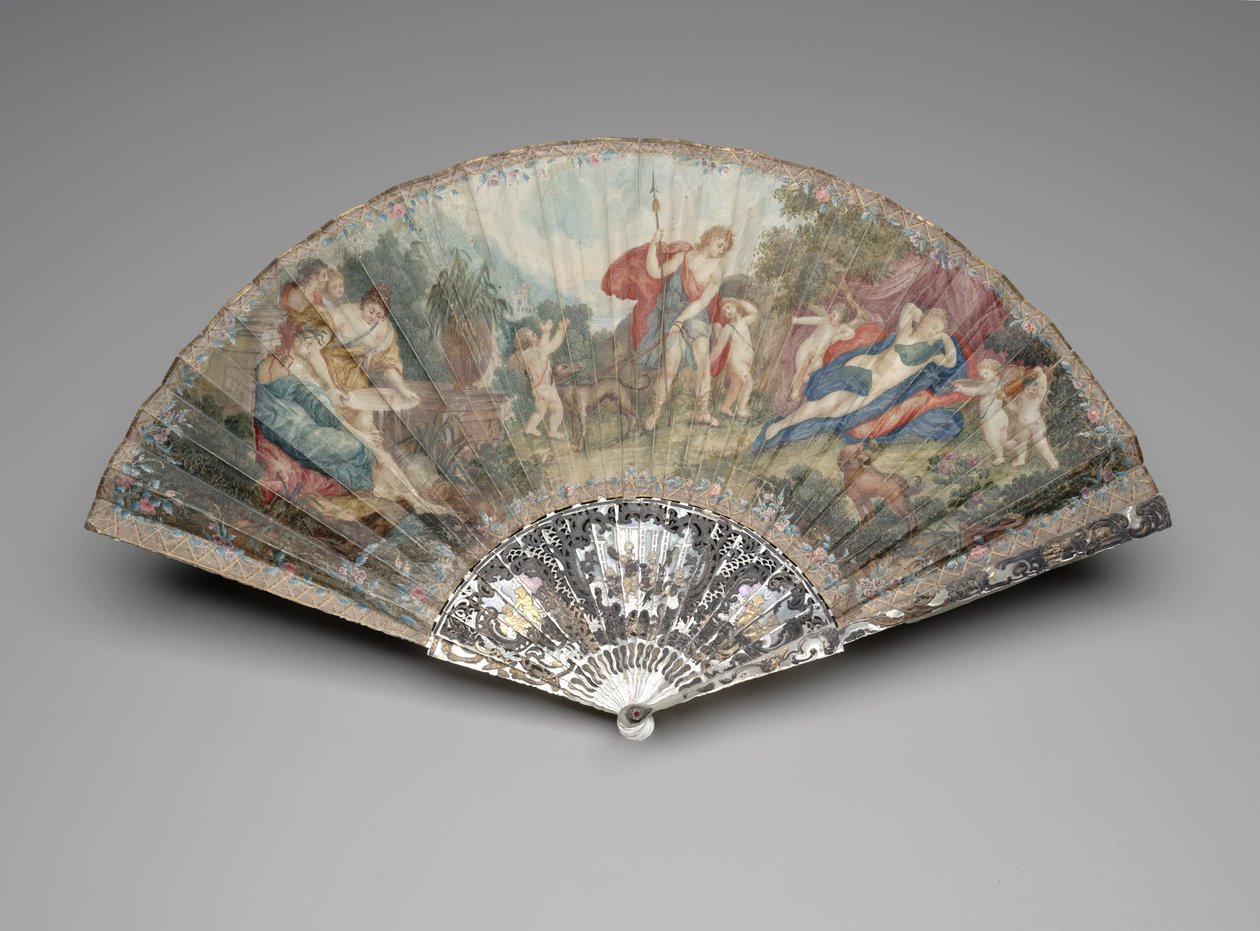 مروحة قابلة للطي مع "Adonis Led by Cupids to Venus" ، بعد Francesco Albani ، جبل c.1720s-1730s ، واقيات وعصي من 1740s-1750s (غواش وألوان مائية على ورقة من الرقي مزدوجة ، عرق اللؤلؤ ، مذهّب ومعجون جوهرة ) بواسطة فنان غير معروف