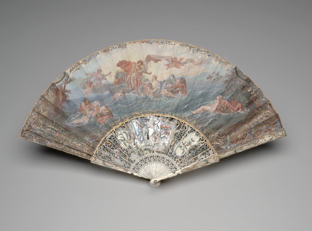 مروحة قابلة للطي تحمل شعار "The Setting of the Sun" على اسم فرانسوا باوتشر ، بعد 1753 (غواش و - ج على ورق من ورق واحد ، وعاج ، وتذهيب ، وغواش ، وعرق اللؤلؤ ، ومعجون) بواسطة فنان غير معروف