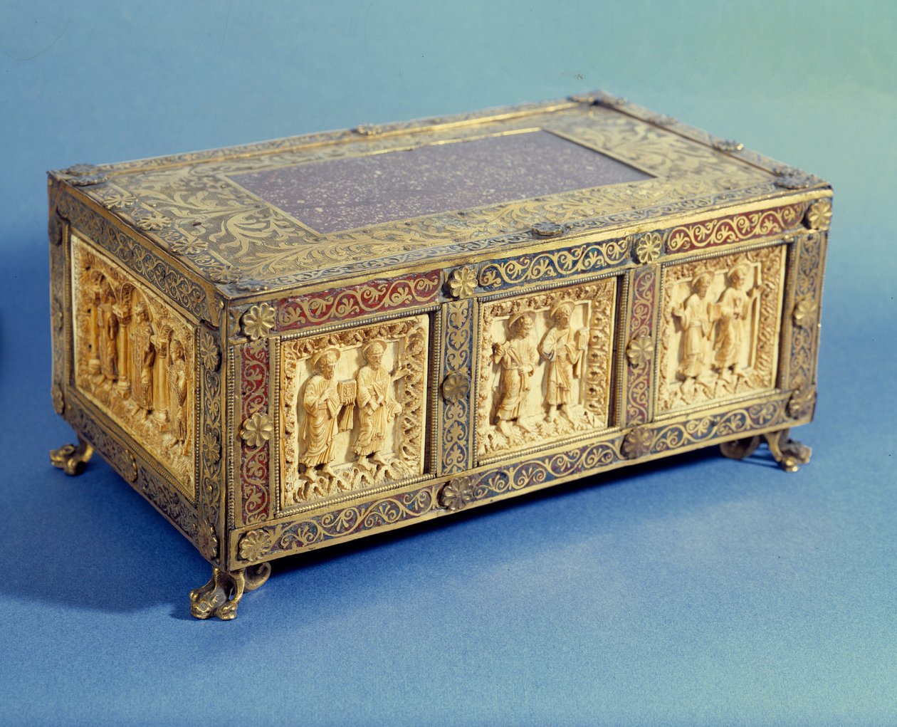 Ivory box. Portable altar بواسطة فنان غير معروف