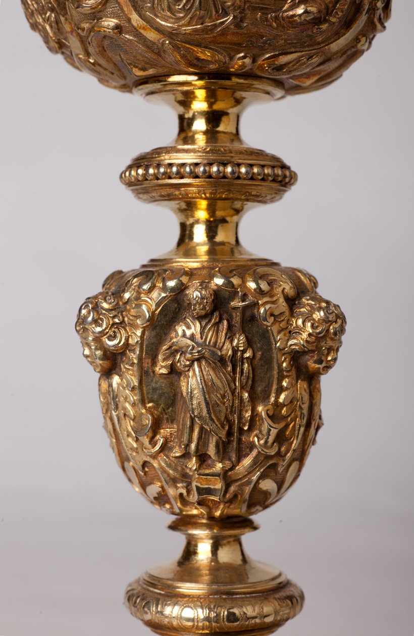 ميتالسميثينغ. كأس. هدية من canon A. Le Vaillant de la Bassarderie ، عميد الكاتدرائية الفصل 1726 إلى 1758. القرن الثامن عشر. التفاصيل. بواسطة فنان غير معروف