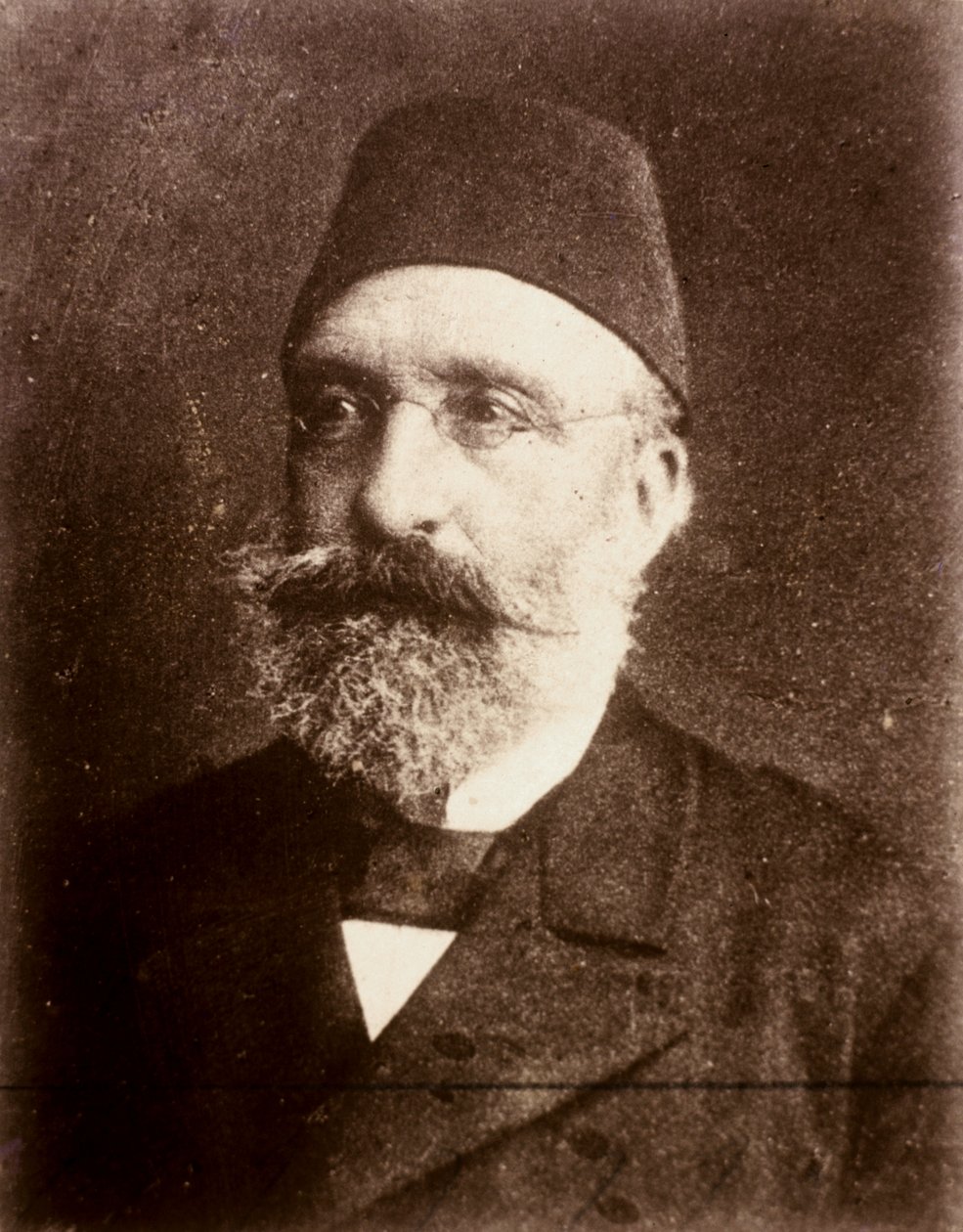  بواسطة مصور غير معروف
