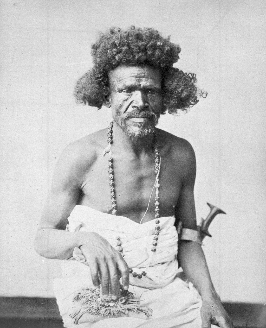 رجل قبيلة البجا من شرق السودان عام 1885 م بواسطة غير معروف