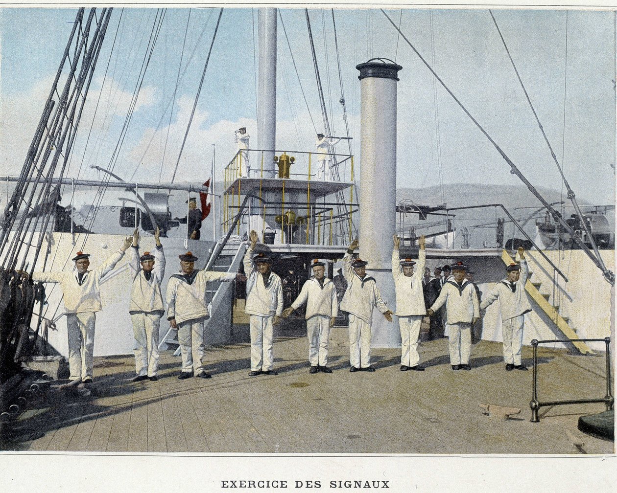 تمرين الإشارات - في "" الألبوم العسكري - Navy: Life on board " بواسطة مصور غير معروف