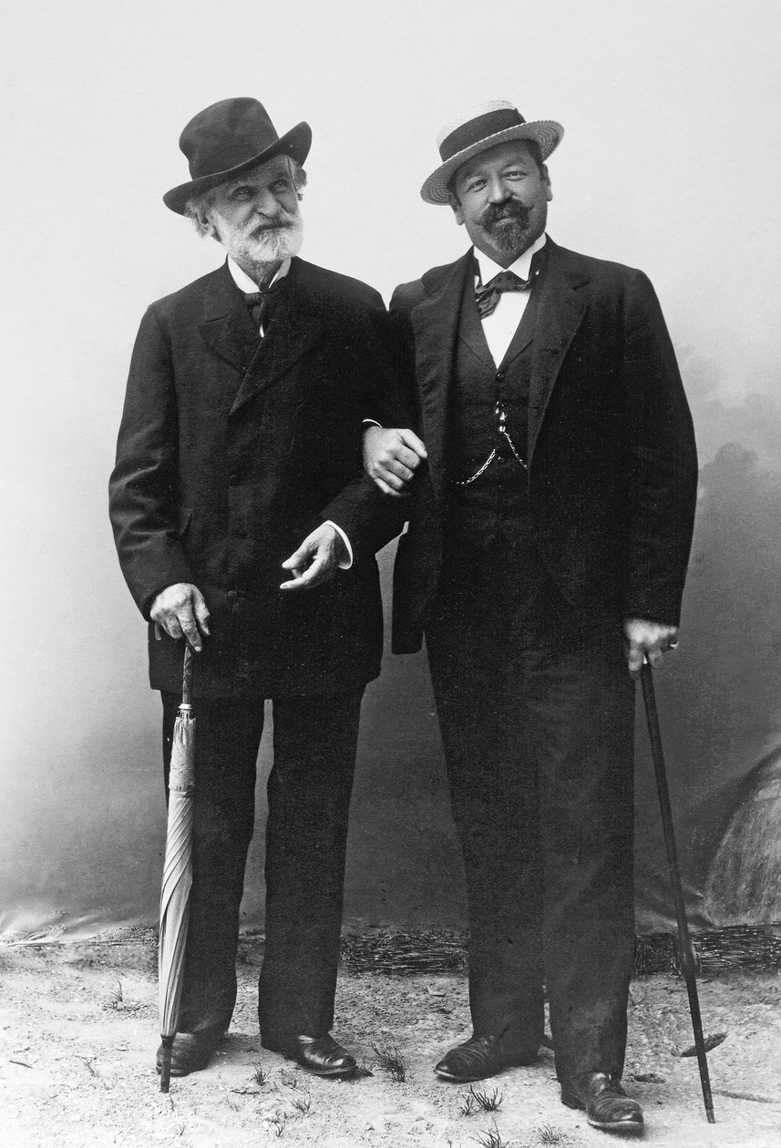جوزيبي فيردي ، الملحن الإيطالي (1813-1901) ، والتينور فرانشيسكو تاماجنو (1850-1905) في مونتيكاتيني في نهاية القرن التاسع عشر. بواسطة مصور غير معروف
