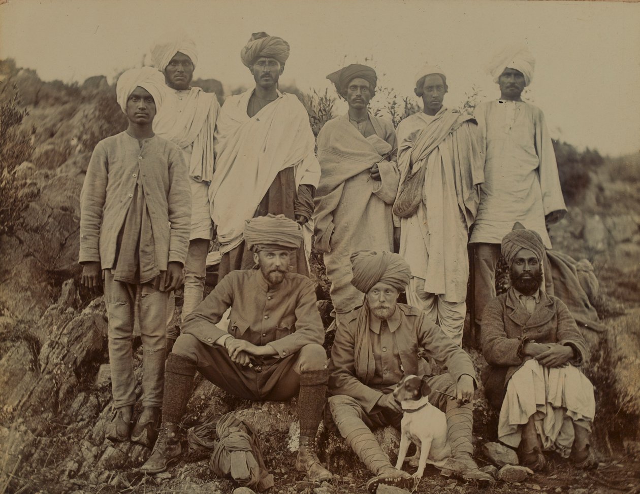 الملازم إس إدواردز مع كلبه بيدي ، 1895 حوالي عام بواسطة غير معروف