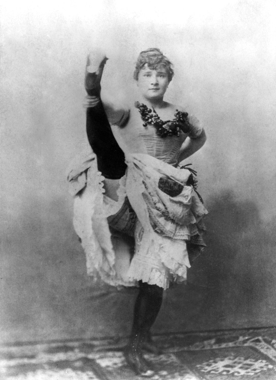 لويز ويبر (1870-1929) الملقب لا جولو ، راقصة فرنسية من كانكان الفرنسي في فوليز بيرجيريس في باريس وعارضة تولوز بواسطة مصور غير معروف