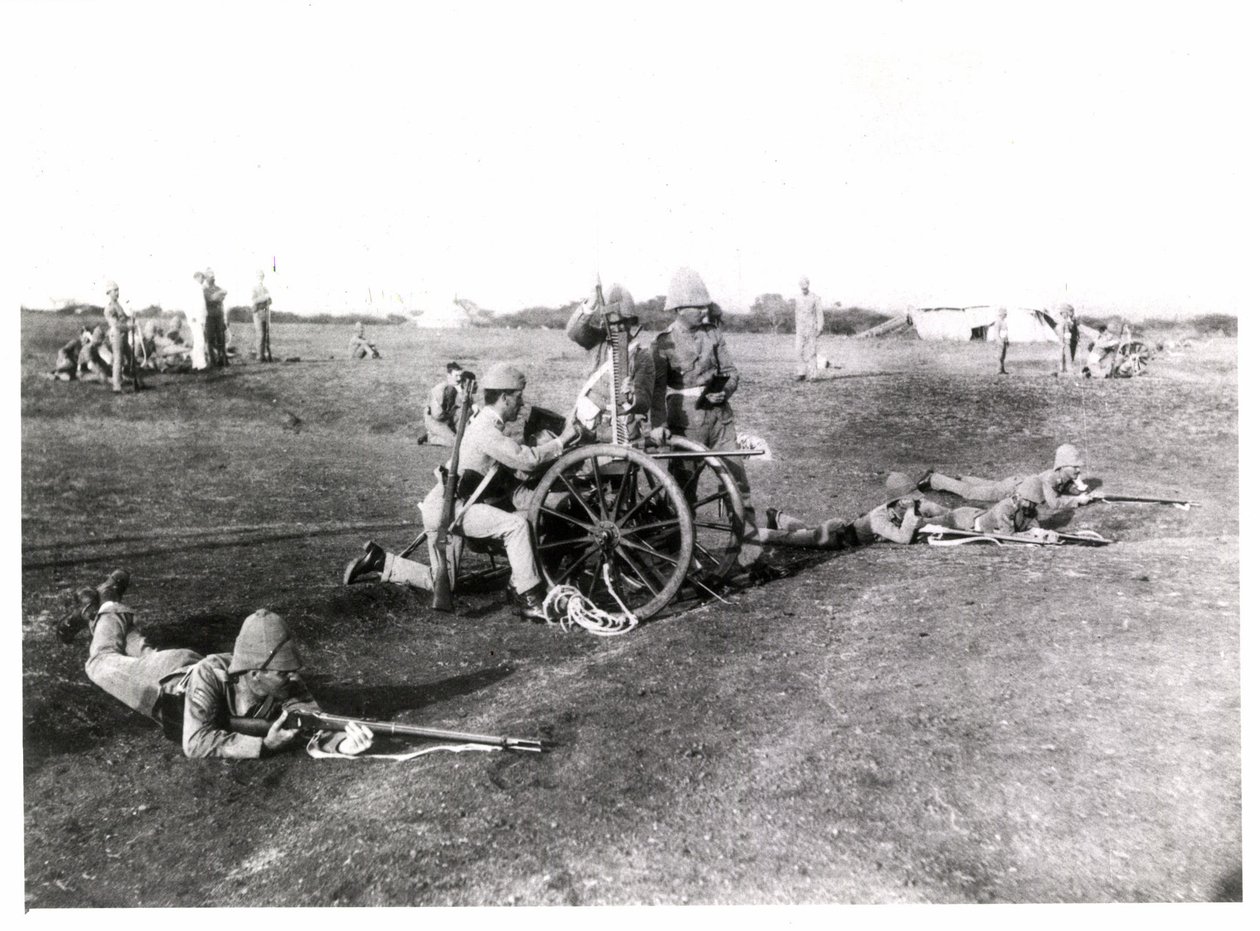 أعضاء الملك المشاة تدريب يوركشاير الخفيفة المشاة مع Gardner Guns ، 1890 حوالي بواسطة غير معروف