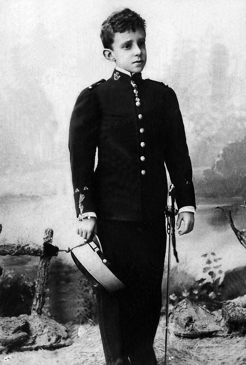 صورة شخصية لألفونس ليون فرديناند دي بوربون (1886-1941) ، المعروف باسم ألفونسو الثالث عشر ، ملك إسبانيا. بواسطة مصور غير معروف