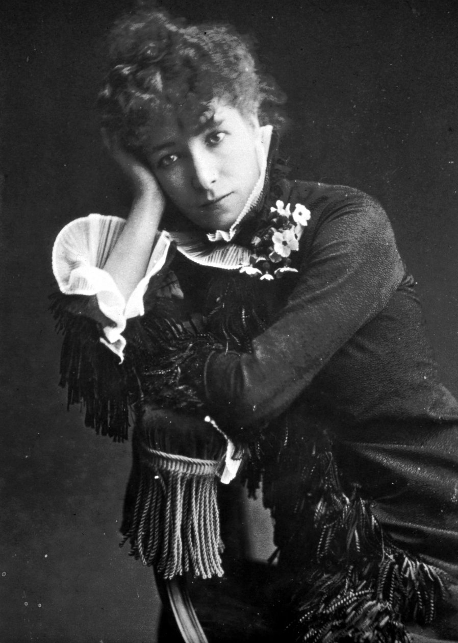 صورة هنرييت روزين برنارد الملقب سارة برنهارد (1844-1923) بواسطة مصور غير معروف