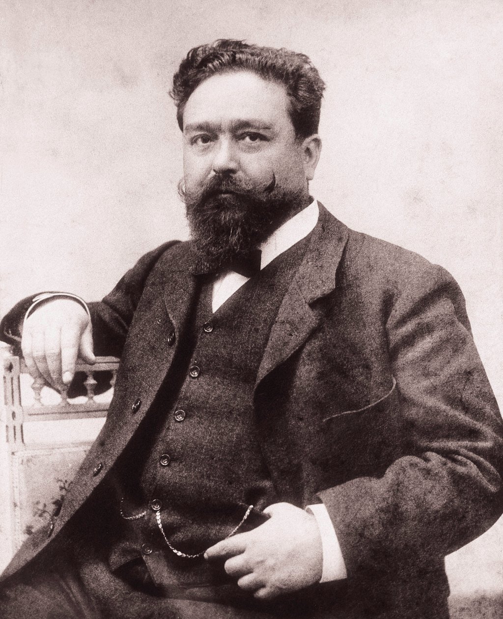 صورة لإسحاق ألبنيز (1860-1909) ، عازف البيانو والملحن الإسباني. التصوير الفوتوغرافي ، 1886. مؤسسة البينيز مدريد. بواسطة مصور غير معروف