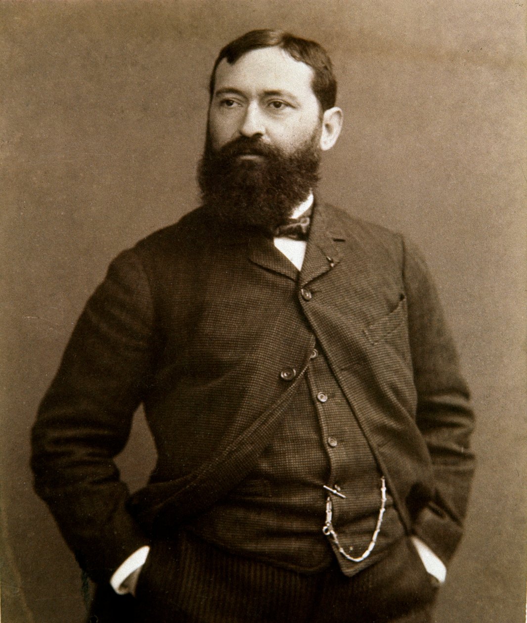 صورة للرسام الإيطالي جوزيبي دي نيتيس (1846-1884) تصوير فوتوغرافي بواسطة مصور غير معروف