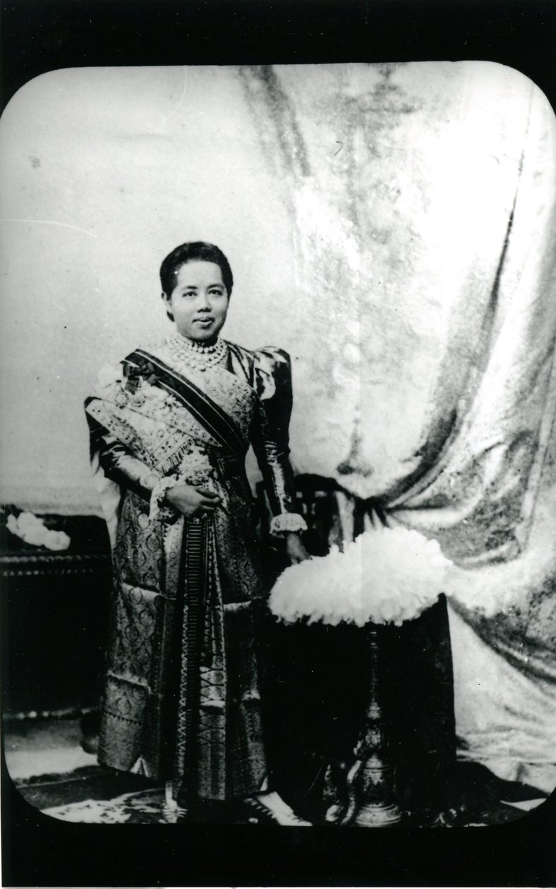 الملكة Saovabha Phongsri ، حوالي عام 1880 (صورة بالأبيض والأسود) بواسطة مصور غير معروف