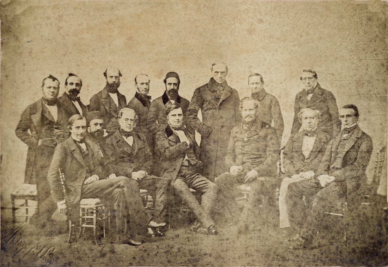 كان مؤتمر باريس عبارة عن مؤتمر سلام عقد في باريس ، فرنسا ، في عام 1856 ، بين ممثلي القوى العظمى في أوروبا لصنع السلام بعد ما يقرب من ثلاث سنوات من حرب القرم - حرب القرم (1853-1856): ممثلو القوى الفردية في بواسطة مصور غير معروف