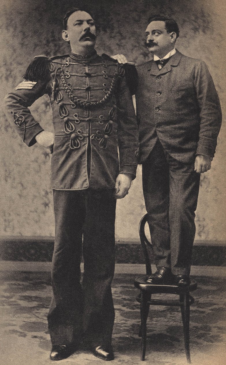 The Monsters, the Giant. Photography, late 19th century, Paris. بواسطة مصور غير معروف