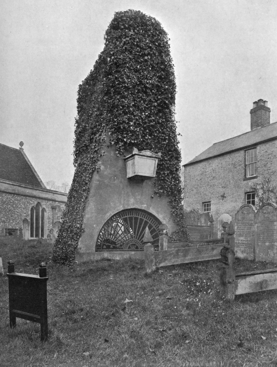 مقبرة فوق الأرض ، Pinner Churchyard ، لندن ، 1924-1926 بواسطة عيد الحب وأولاده المحدودة