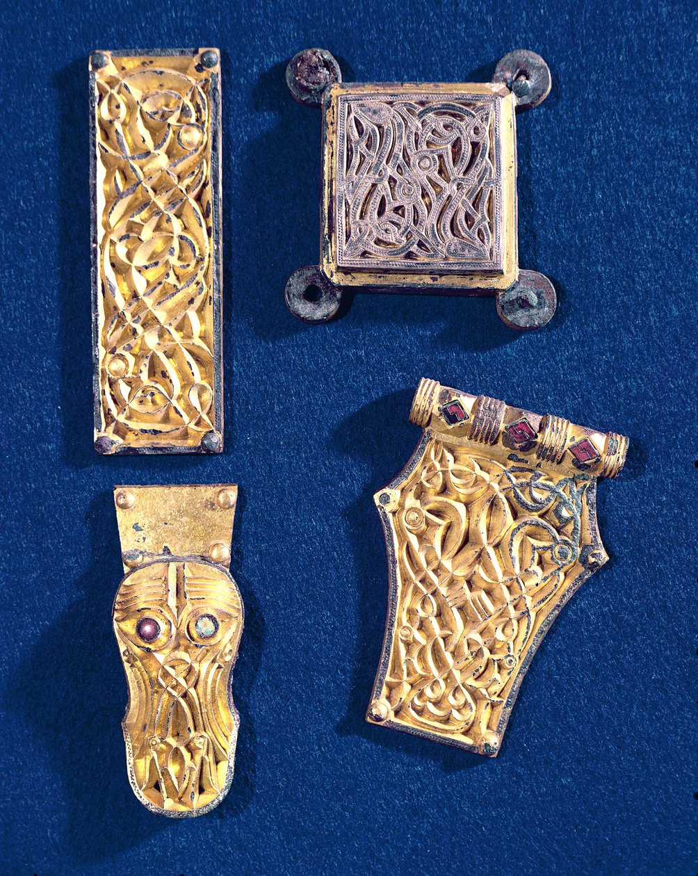 بروش وأبازيم ، من Vendel Treasure ، حوالي 500 ميلادي (معدن) بواسطة فترة Vendel
