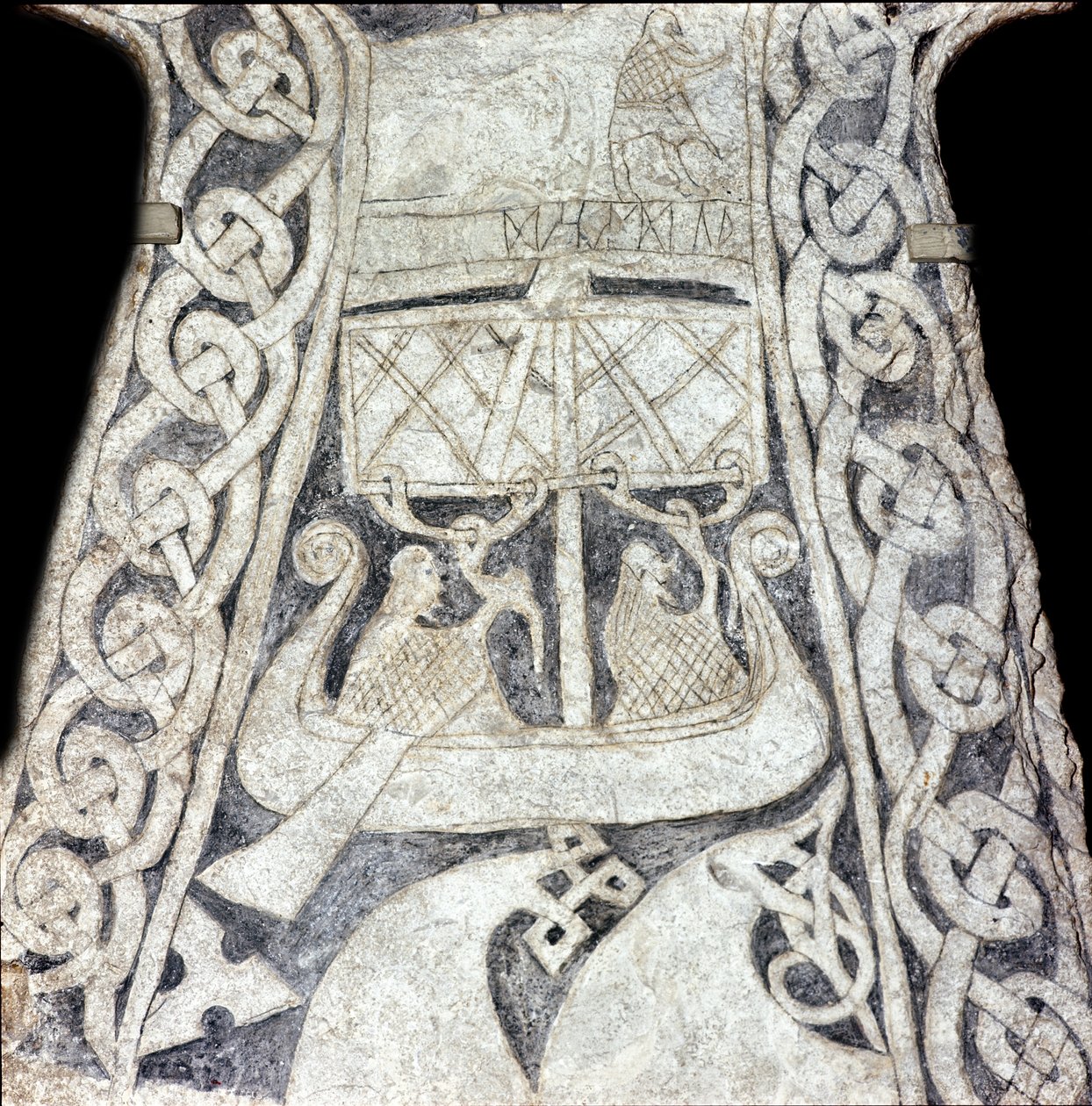 Runestone lilbjar يصور drakkar (حجر) بواسطة الفايكنج