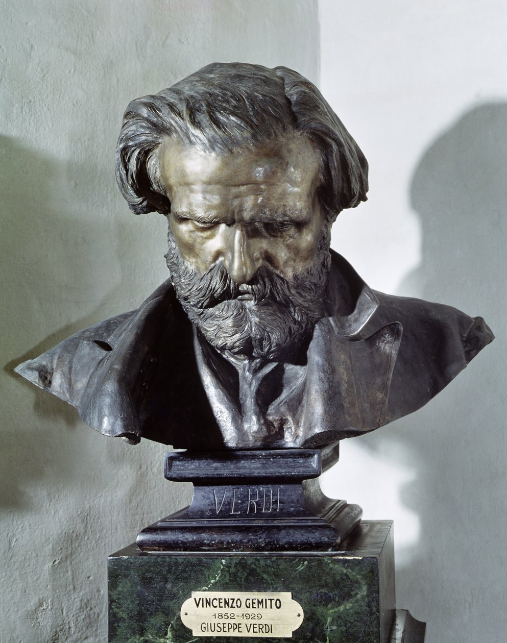 تمثال نصفي لجوسيبي فيردي (1813-1901) (برونزي) بواسطة فينتشنزو جيميتو
