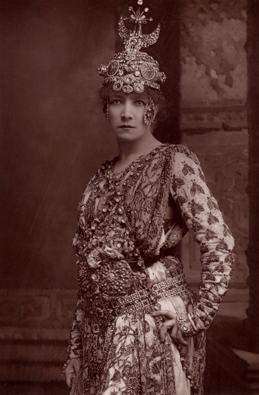 "" Henriette Rosine Bernard dite Sarah Bernhardt (1844-1923) (woodburytype) بواسطة W و D (بعد) داوني
