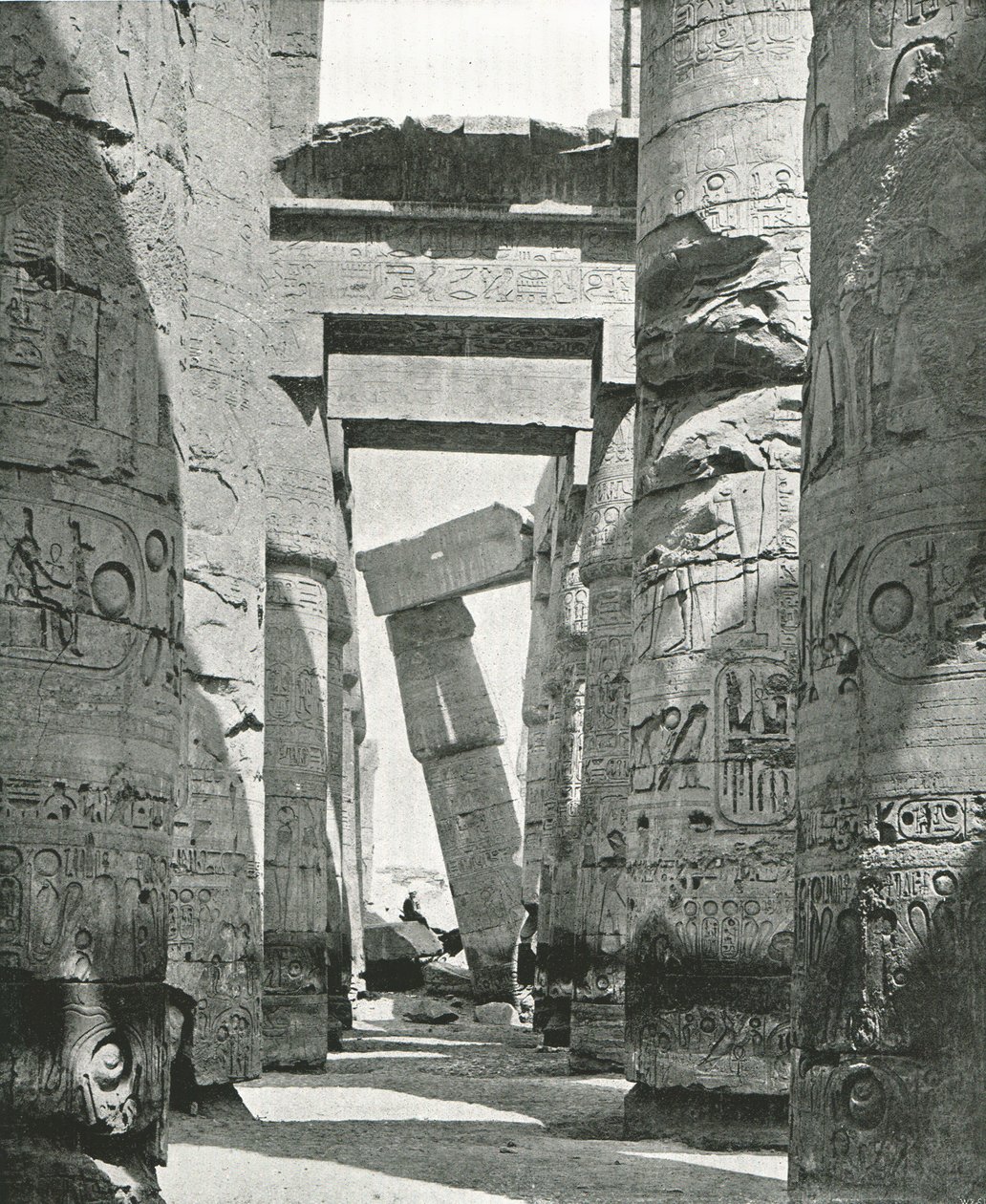 أعمدة قاعة الأعمدة ، الكرنك ، مصر ، 1895. بواسطة W and S Ltd