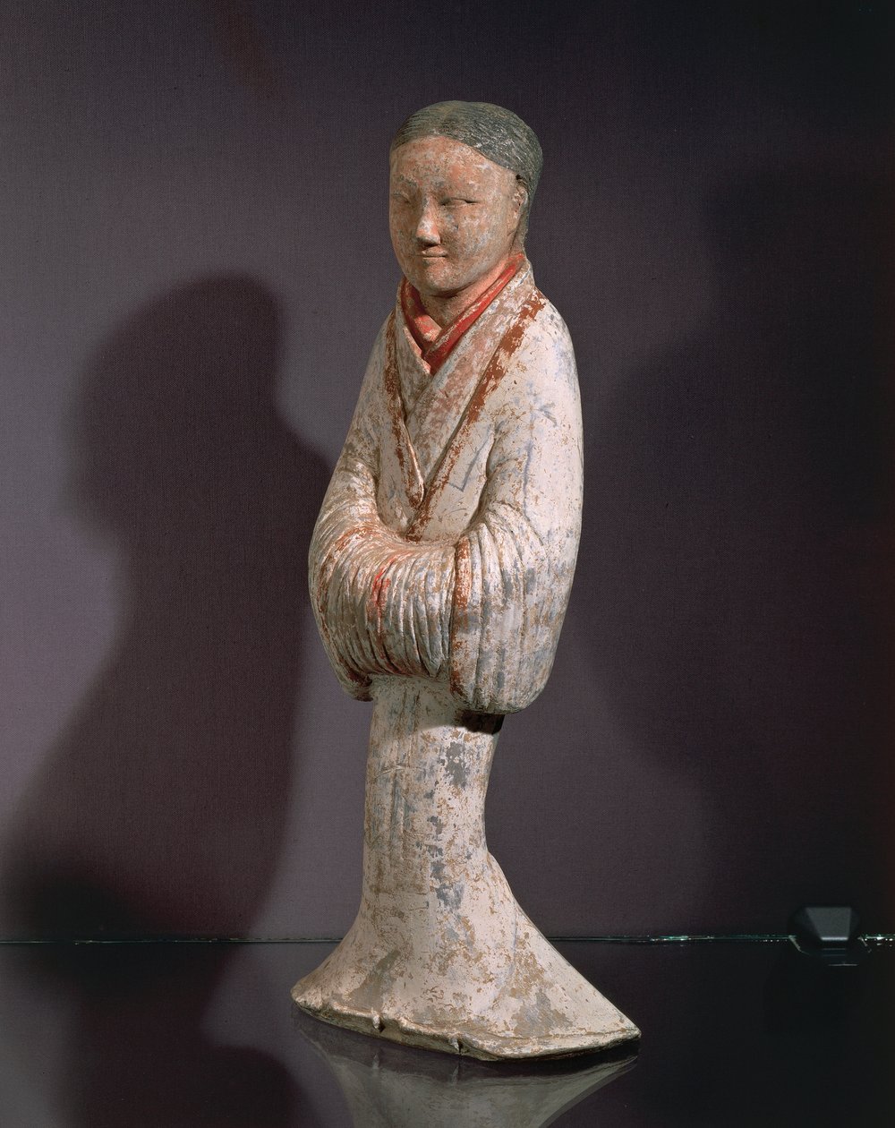 Lady in a standing position (terracotta) بواسطة سلالة هان الغربية الصينية