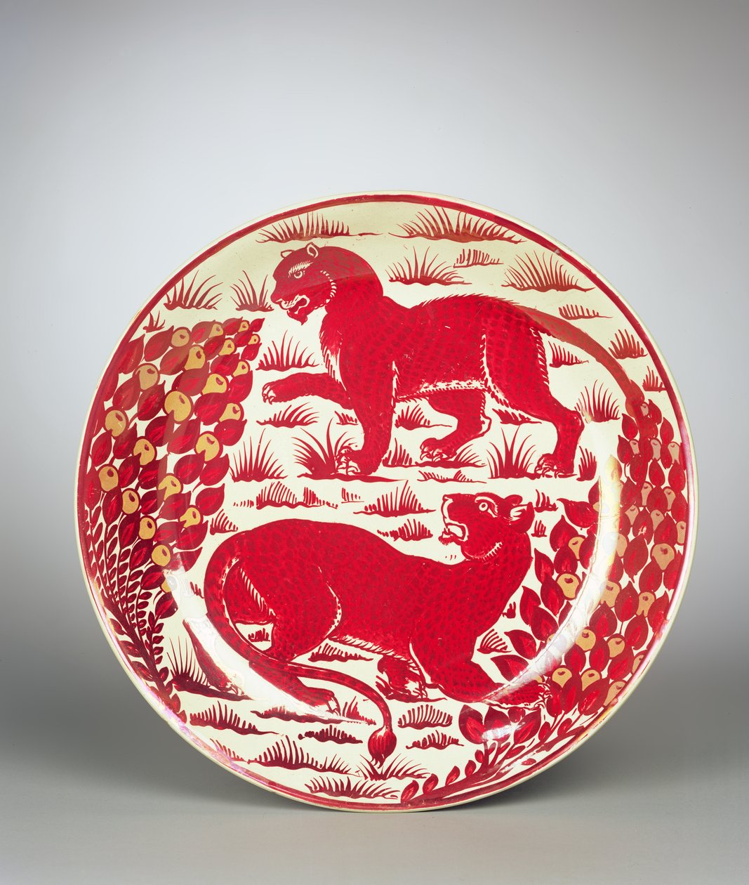 الشاحن ، المصنعة من قبل William de Morgan and Company ، لندن ، c.1880 (روبي رونق على ستافوردشاير فارغة) بواسطة وليام دي مورغان