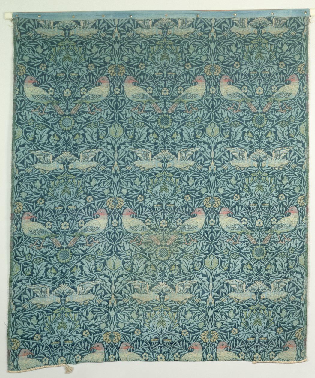 تصميم نسيج Dove and Rose ، 1879 (نسيج) بواسطة وليام موريس