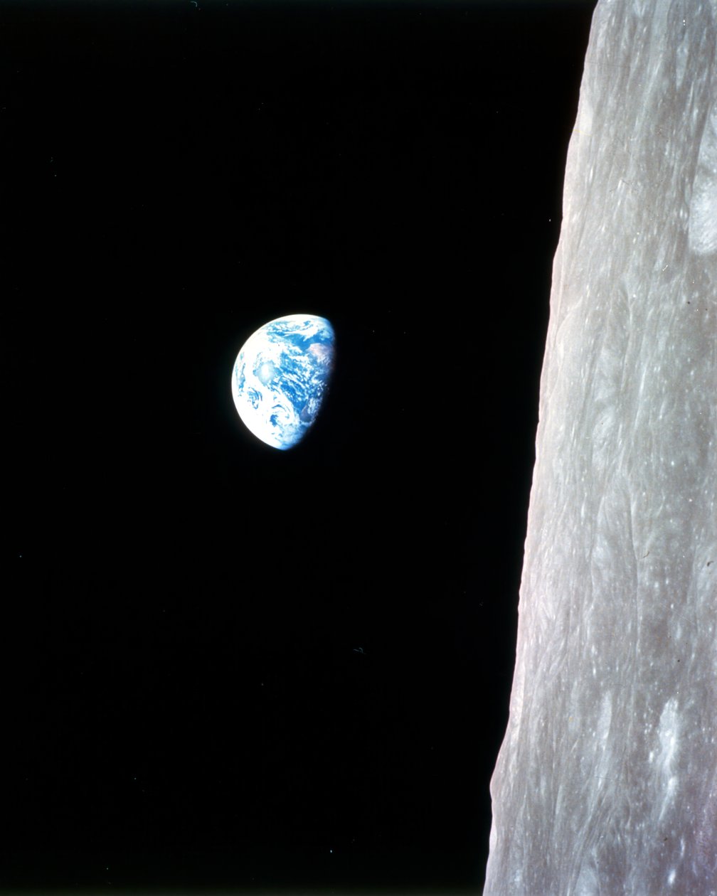 Earthrise - أبولو 8 ، 24 ديسمبر 1968. بواسطة وليام أندرس