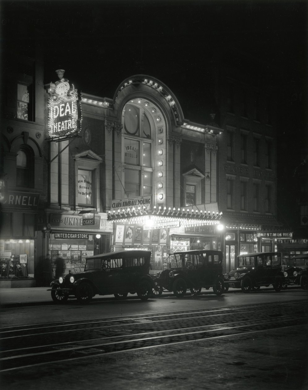 المسرح المثالي ، 693 Eighth Avenue ، في شارع 49 ، c.1916-17 بواسطة وليام ديفيس هاسلر