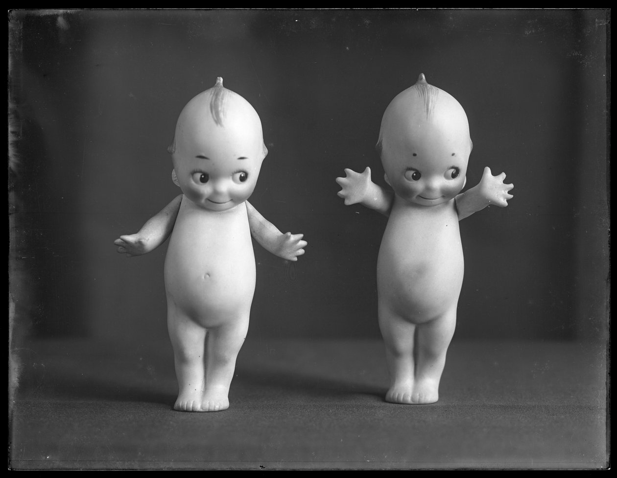 زوج من دمى kewpie ، ج .1913 بواسطة وليام ديفيس هاسلر