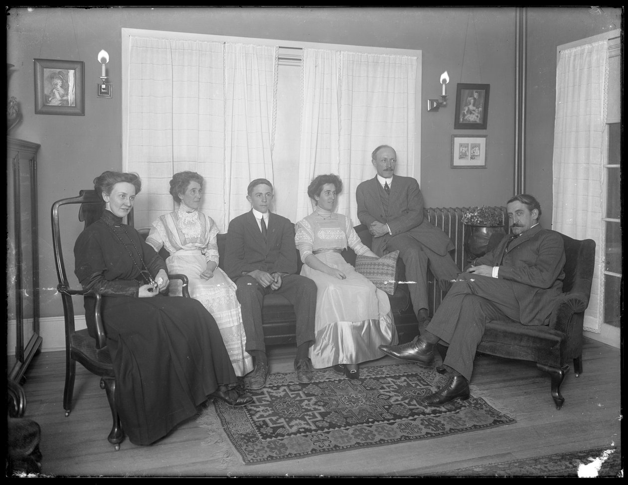 صورة لمجموعة عائلة كوين ، 1911-12 بواسطة وليام ديفيس هاسلر